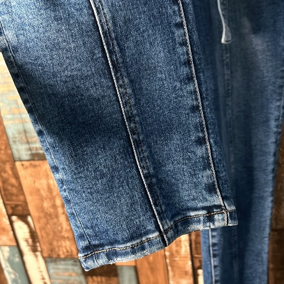 Verevet 27 blue wash paper-bag top jeans with belt - Picture 9 of 16